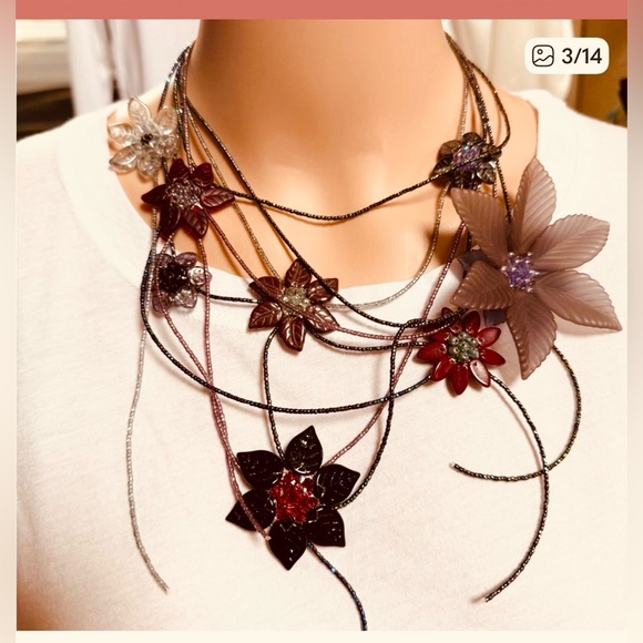 Floral Multi-Color Necklace - Picture 5 of 16
